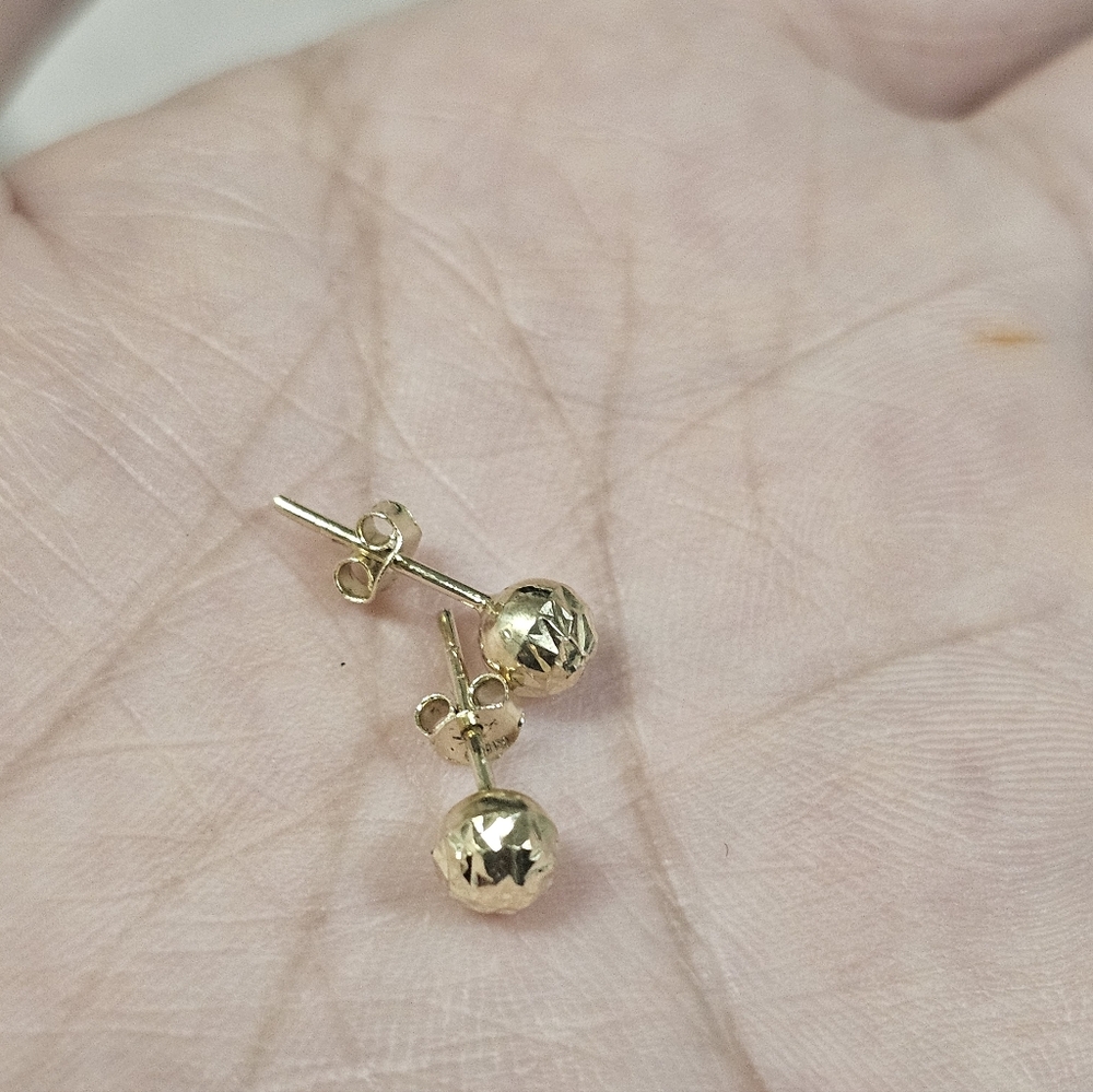 18k Real Saudi Gold Stud Ball Earrings Dia Cut